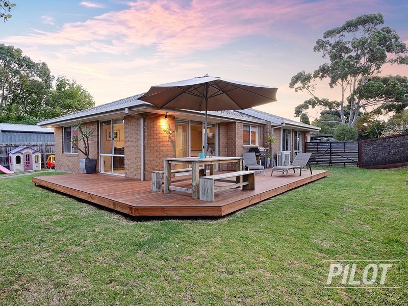 10 Kiandra Street, Mornington VIC 3931