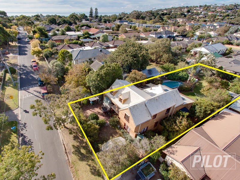 21 Beatty Parade, Mornington VIC 3931