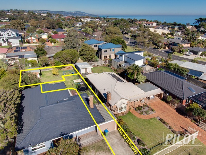 2/8 Ti-Tree Grove, Mornington VIC 3931