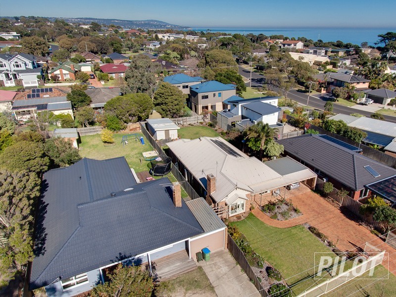 2/8 Ti-Tree Grove, Mornington VIC 3931