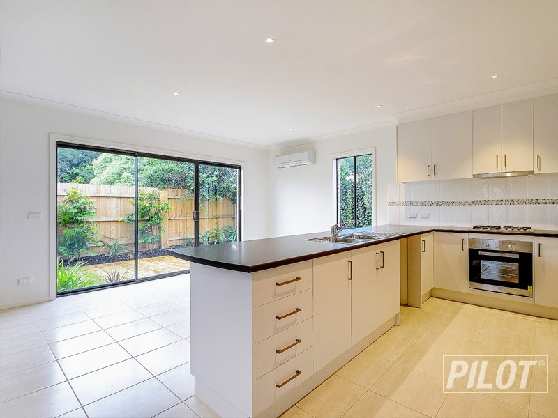 2/8 Burns Street, Frankston VIC 3199