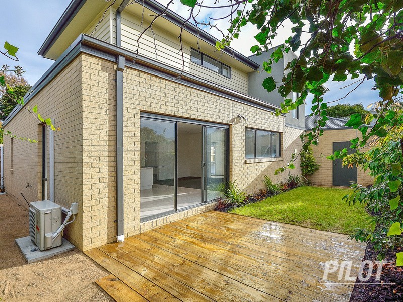 2/8 Burns Street, Frankston VIC 3199