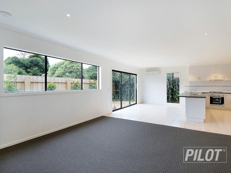 2/8 Burns Street, Frankston VIC 3199