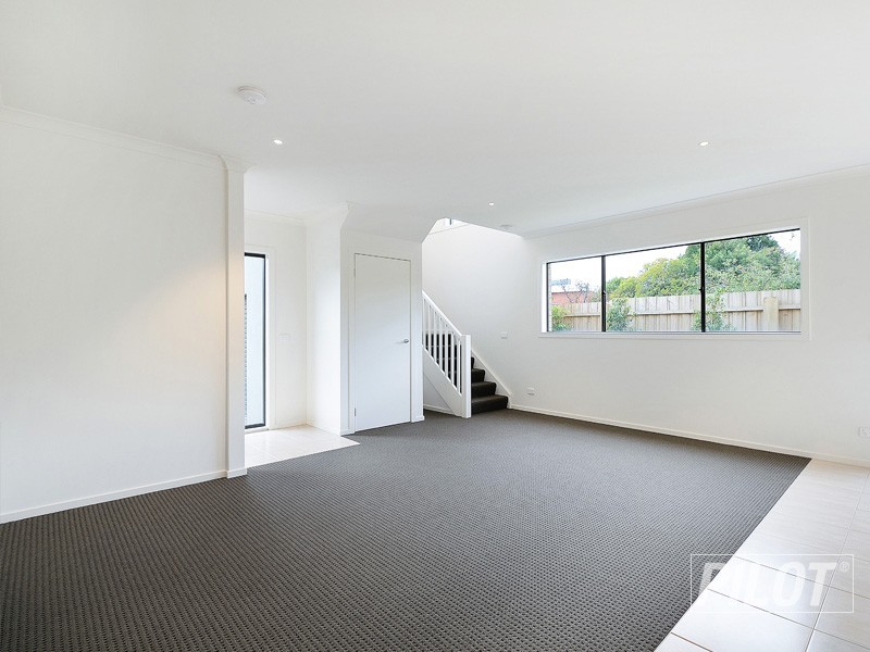 2/8 Burns Street, Frankston VIC 3199