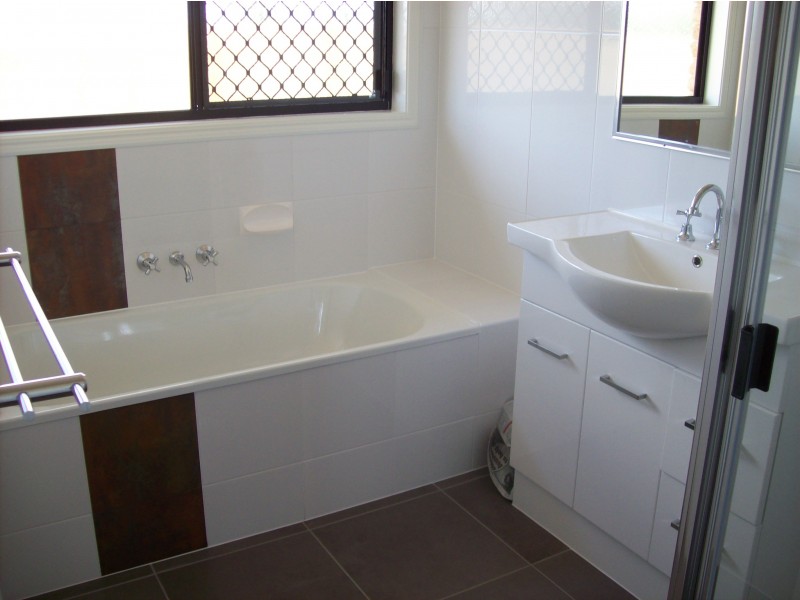 26 Surita Court, Boyne Island QLD 4680