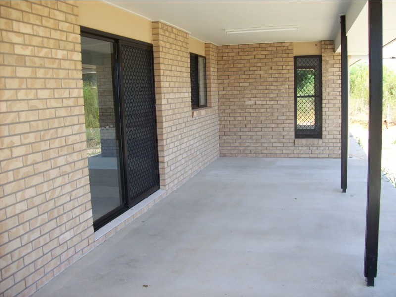 25 Bauhinia Street, Boyne Island QLD 4680