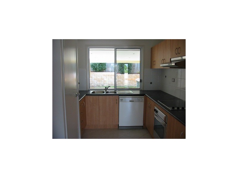 1 Minya Court, Boyne Island QLD 4680