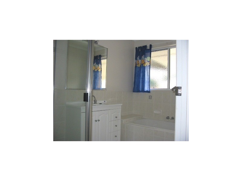 1 Minya Court, Boyne Island QLD 4680