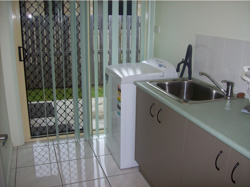 8 Richard Street, Boyne Island QLD 4680