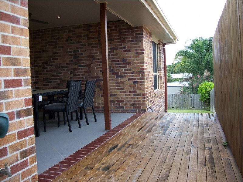 8 Richard Street, Boyne Island QLD 4680