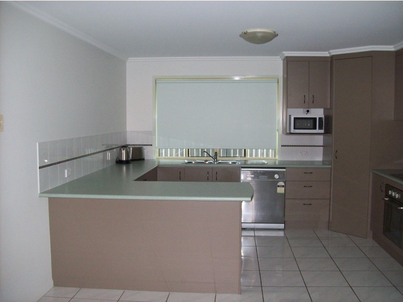 8 Richard Street, Boyne Island QLD 4680