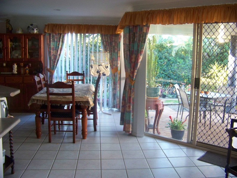 8 Currawong court, Boyne Island QLD 4680