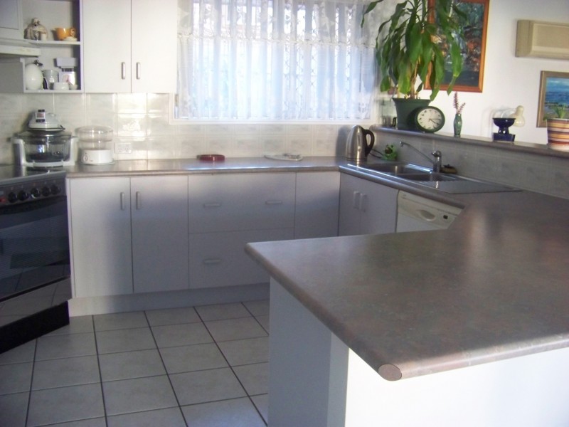 8 Currawong court, Boyne Island QLD 4680