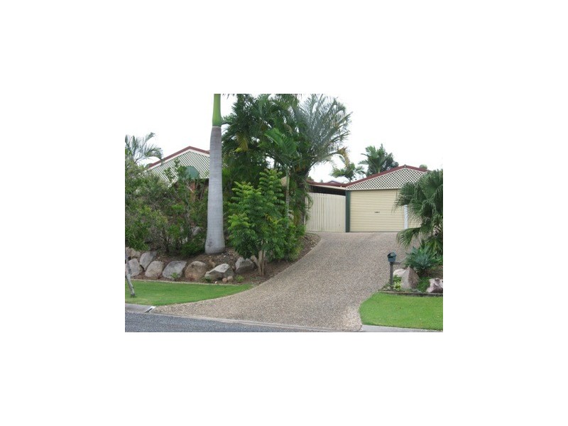 22 Curtis Avnue, Boyne Island QLD 4680