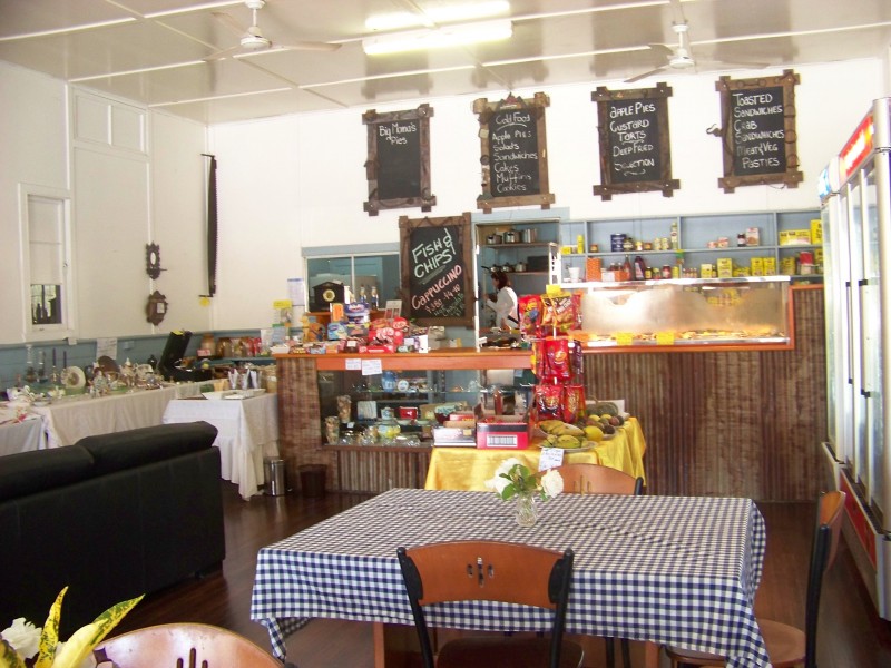 33 Raglan Street, Mount Larcom QLD 4695