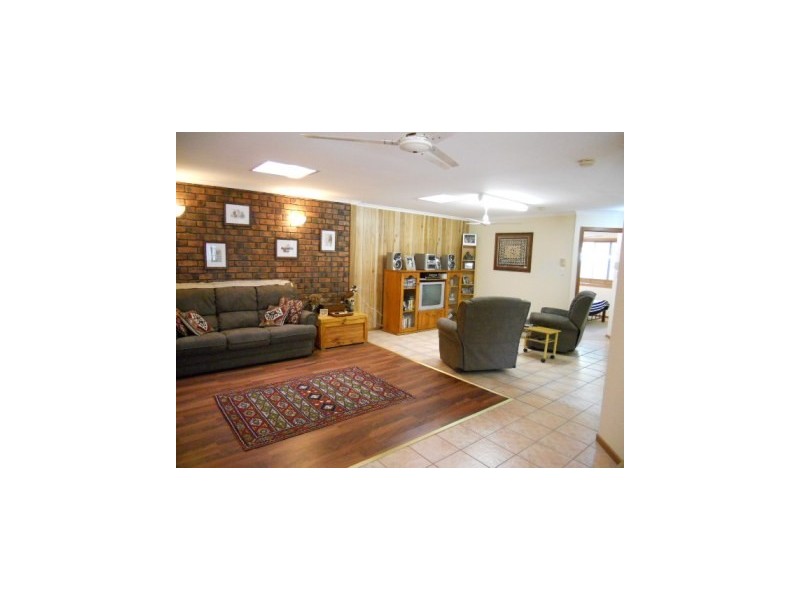 2/12 Chapple Court, Boyne Island QLD 4680