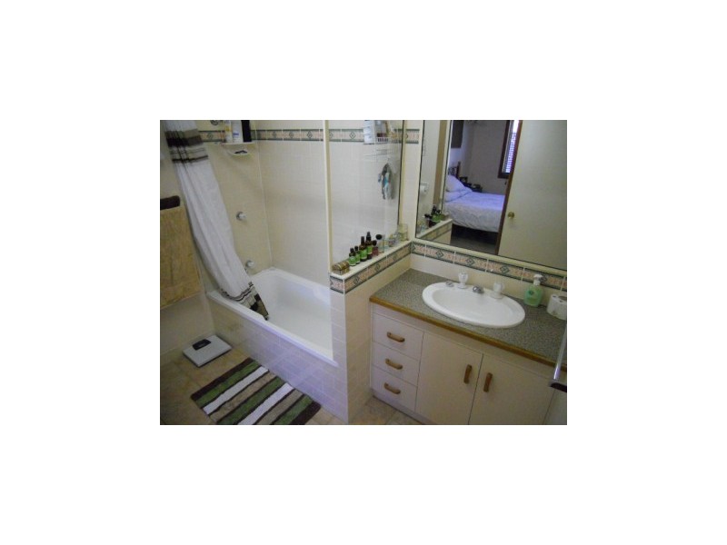 2/12 Chapple Court, Boyne Island QLD 4680