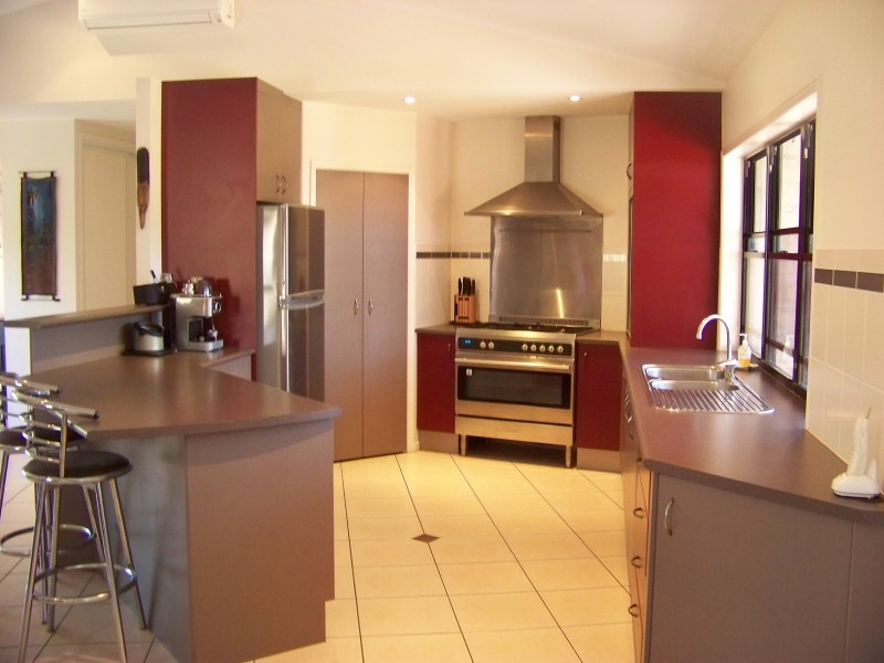 6 Golf View Drive, Boyne Island QLD 4680