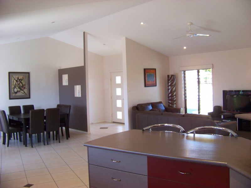 6 Golf View Drive, Boyne Island QLD 4680