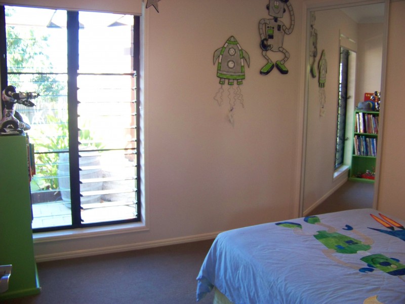 6 Golf View Drive, Boyne Island QLD 4680