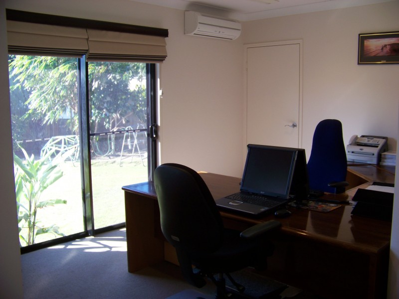 6 Golf View Drive, Boyne Island QLD 4680