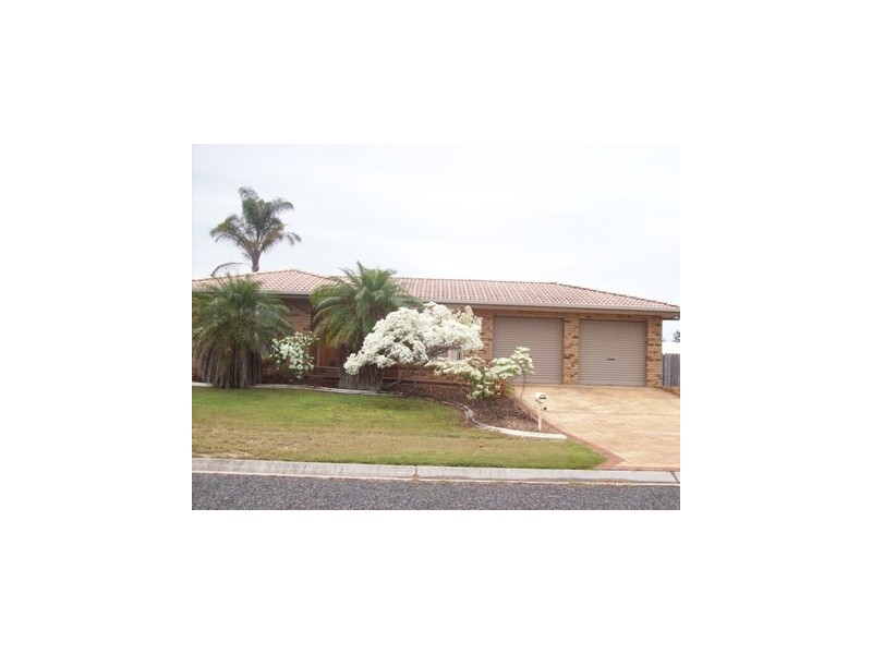 10 Ballook Street, Boyne Island QLD 4680