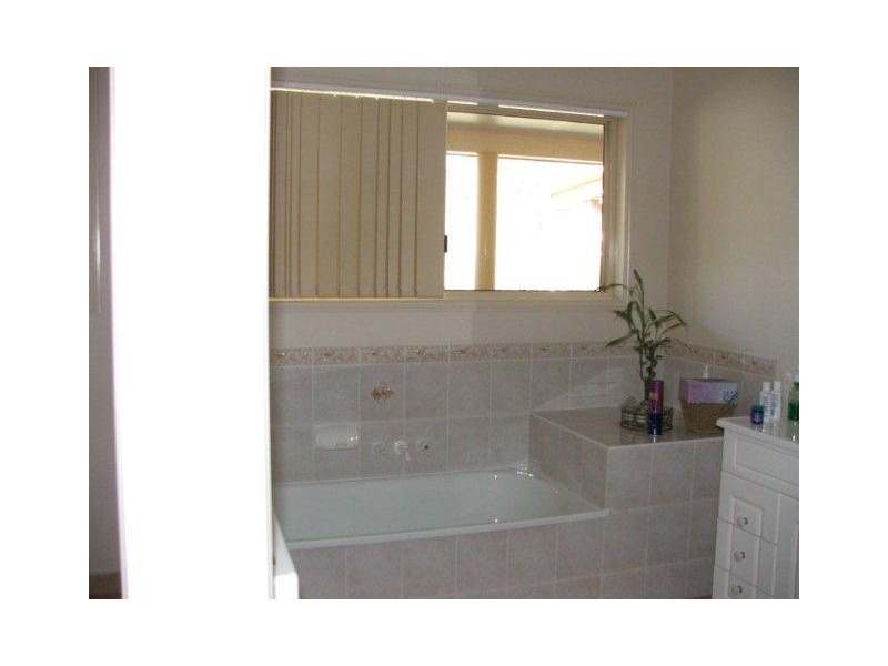 18 Aluminium Drive, Tannum Sands QLD 4680