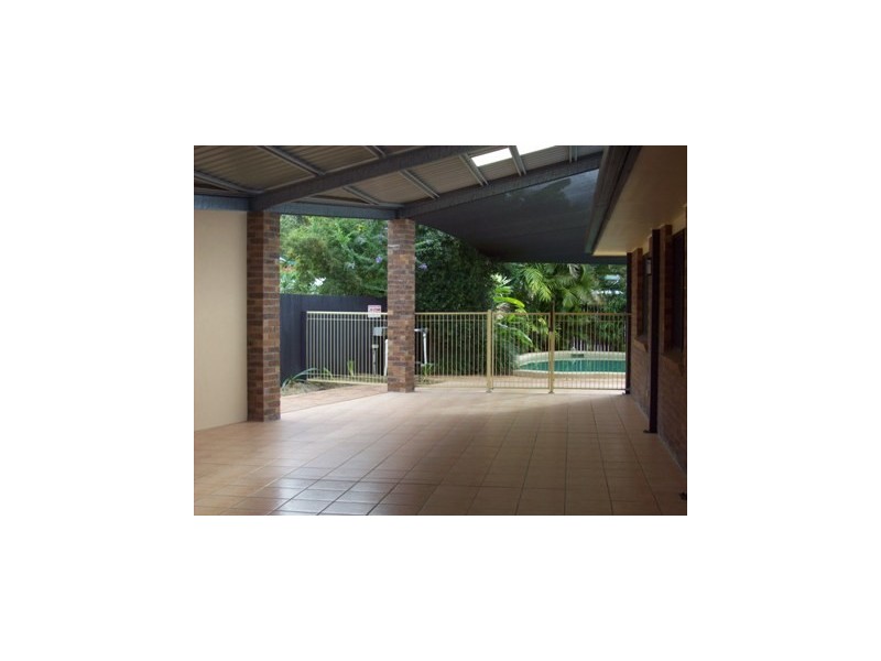 11 Alexander Street, Boyne Island QLD 4680