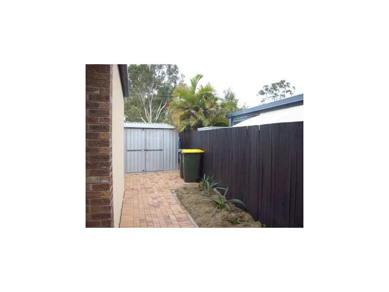 11 Alexander Street, Boyne Island QLD 4680