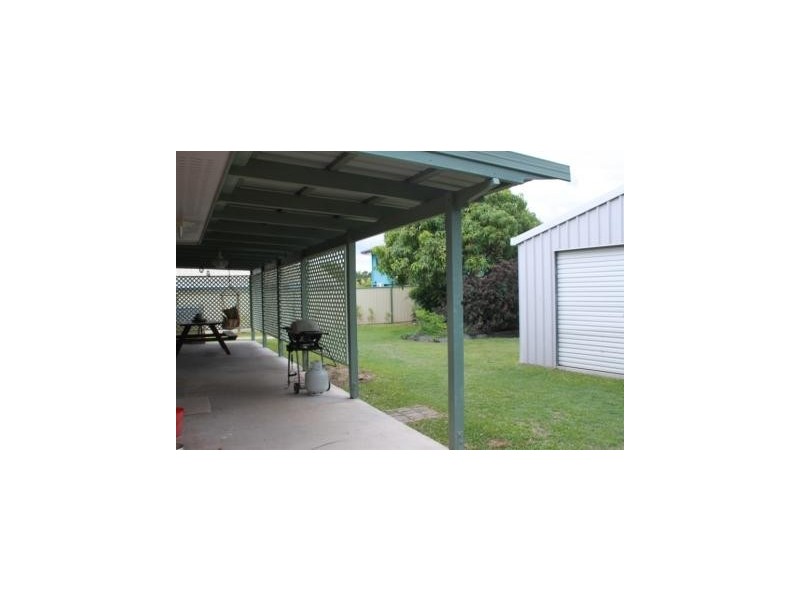 94 Booth Avenue, Tannum Sands QLD 4680