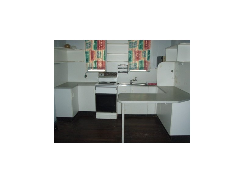 10 Yukana Street, Boyne Island QLD 4680