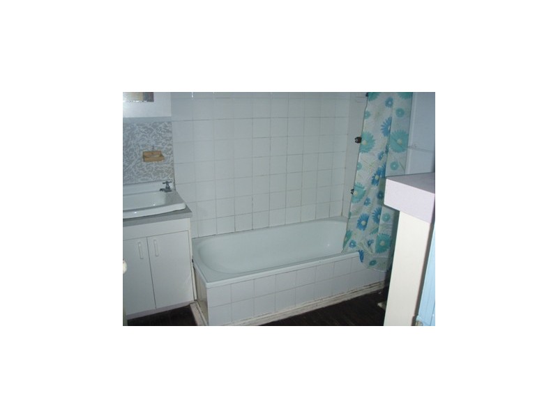 10 Yukana Street, Boyne Island QLD 4680