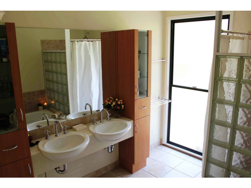 27 Banmore Court, Dayboro QLD 4521