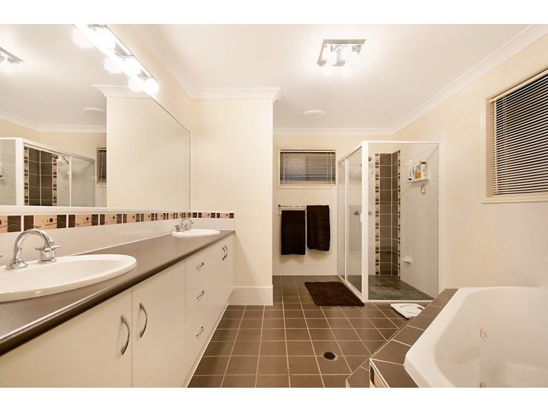 62 Corvus Drive, Cashmere QLD 4500