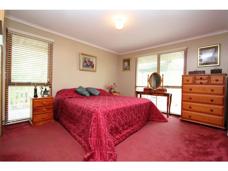 12 Mangifera Close, Wights Mountain QLD 4520