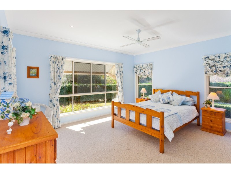4 Riverview Court, Dayboro QLD 4521