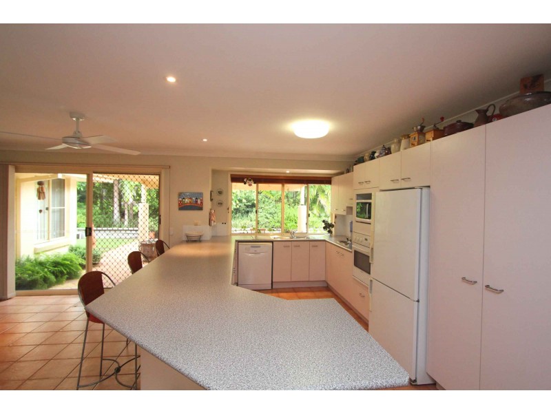 6 Birdwood Court, Samford Valley QLD 4520