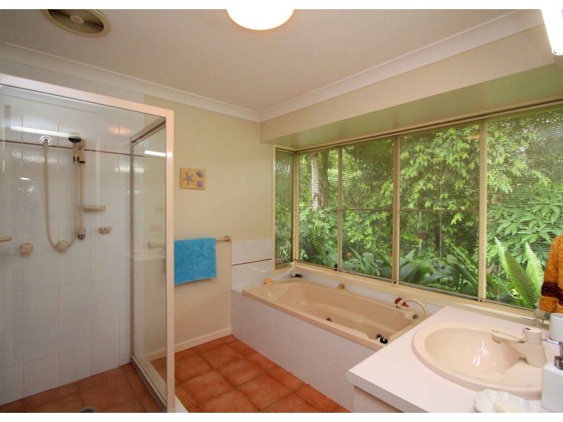 6 Birdwood Court, Samford Valley QLD 4520