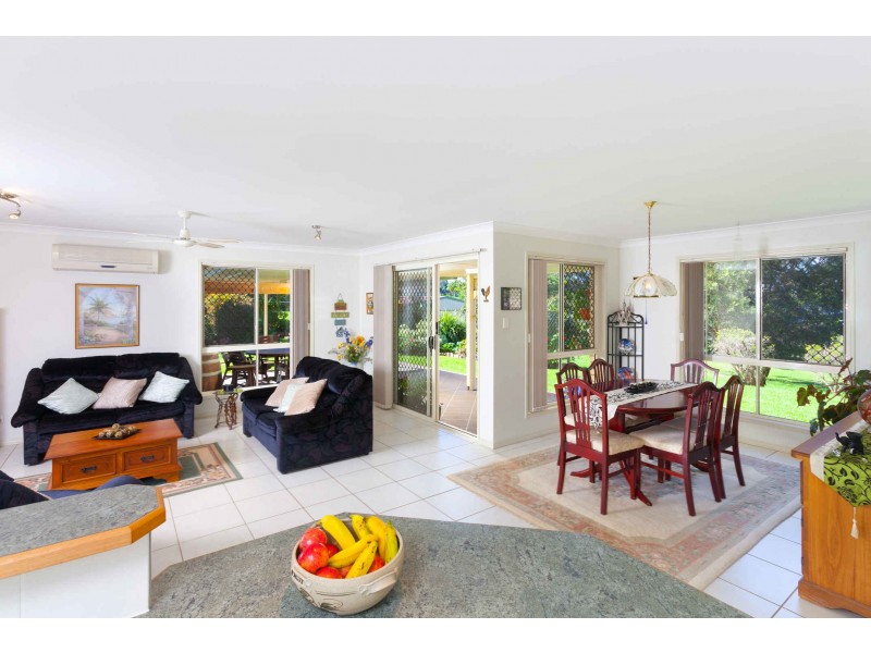 5 Don Lee Close, Armstrong Creek QLD 4520