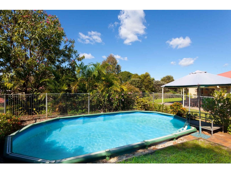5 Don Lee Close, Armstrong Creek QLD 4520