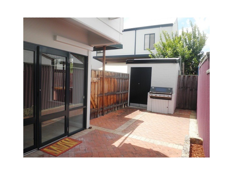 2/122 Carr St, West Perth WA 6005
