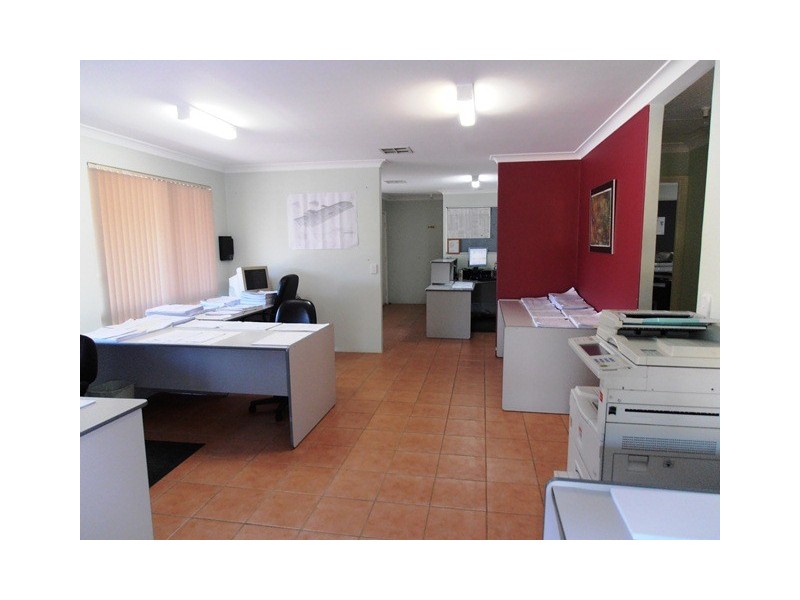 4 Berrigan Drive, South Lake WA 6164