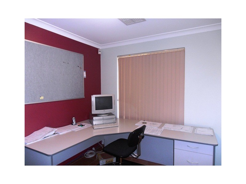 4 Berrigan Drive, South Lake WA 6164