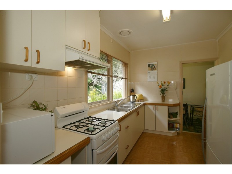 10 Kiloran Avenue, Kilsyth VIC 3137