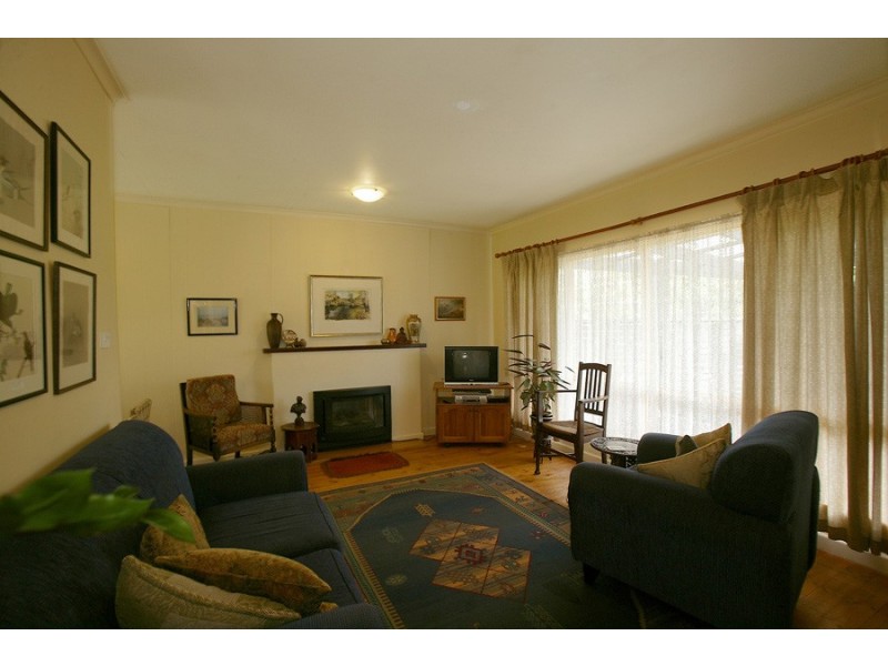 10 Kiloran Avenue, Kilsyth VIC 3137