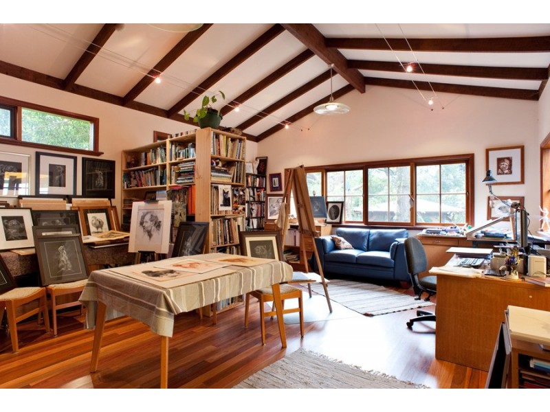 17 Stradbroke Road, Montrose VIC 3765