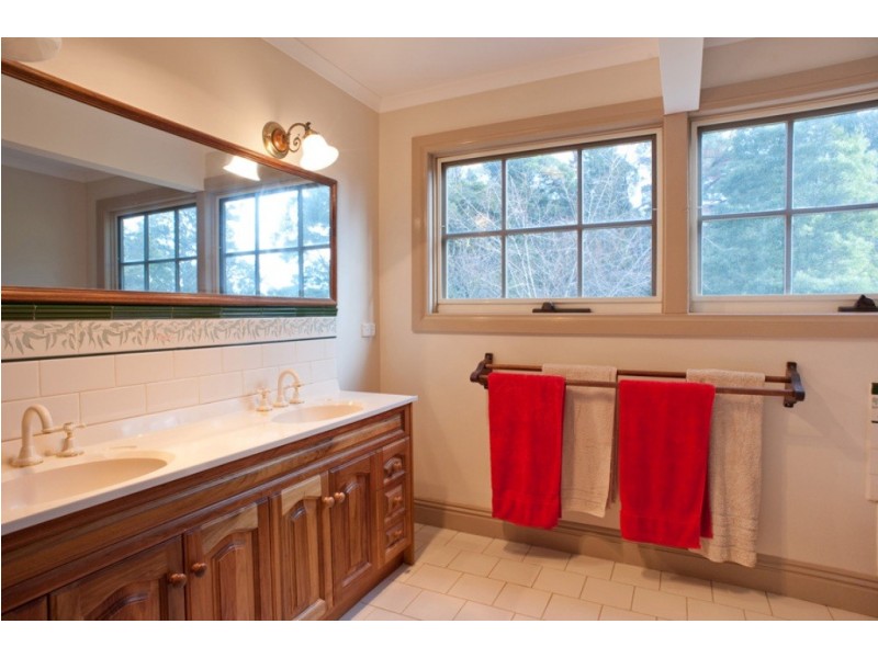 15 McKenzie Grove, Montrose VIC 3765