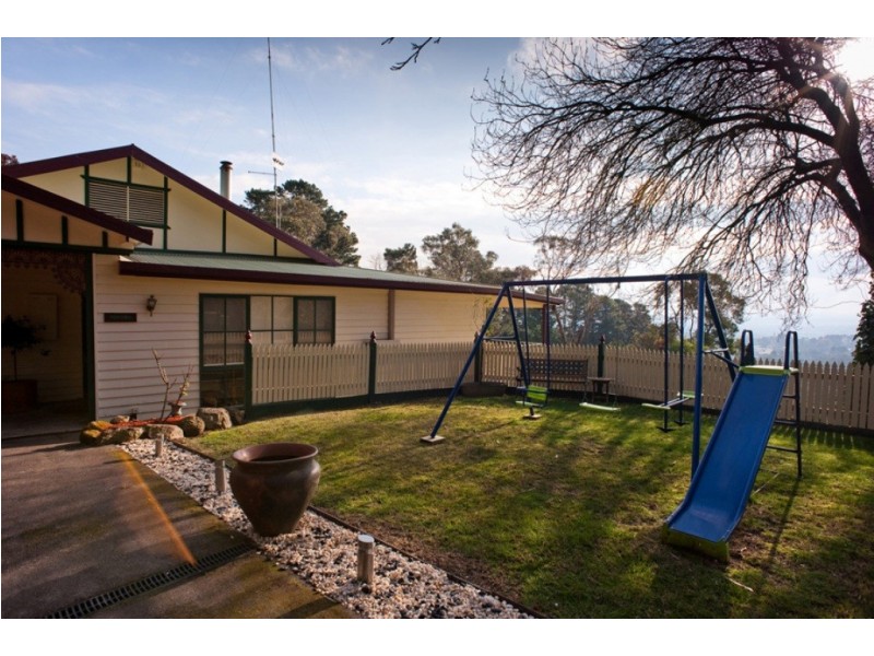 15 McKenzie Grove, Montrose VIC 3765