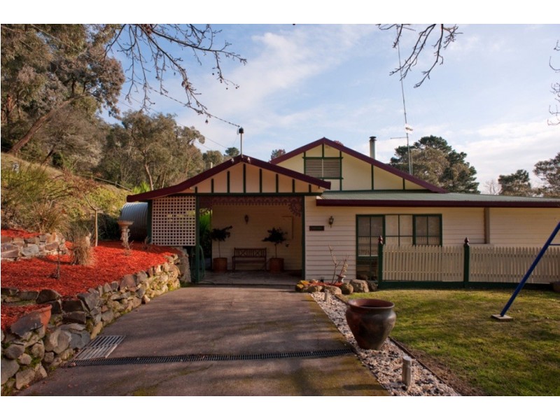 15 McKenzie Grove, Montrose VIC 3765