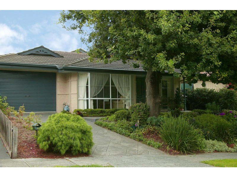 13 Lehmann Place, Croydon Hills VIC 3136